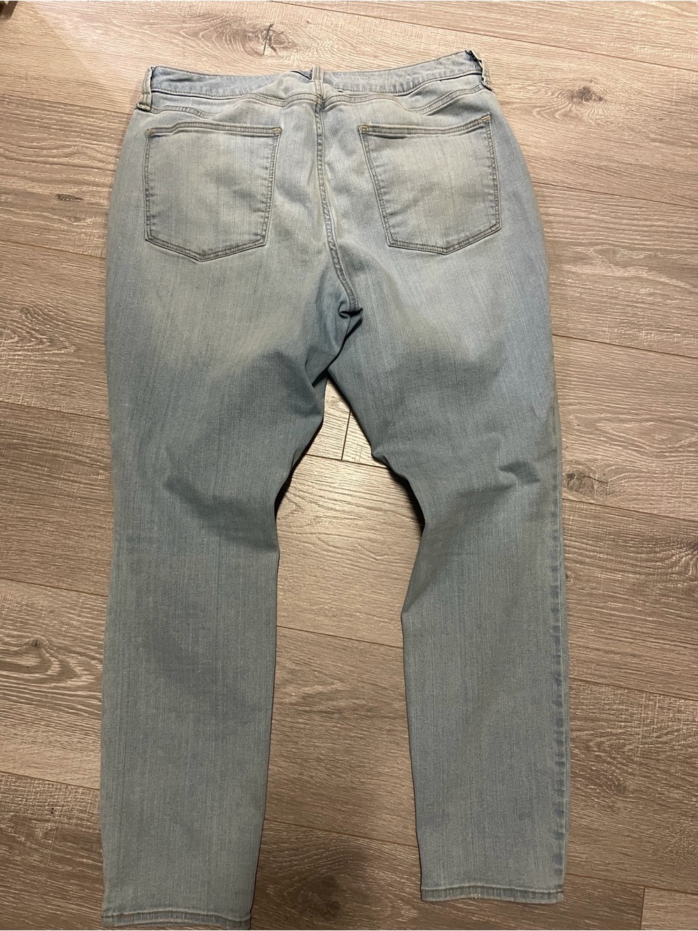 Universal Thread Mid Rise Curvy Skinny Jeans - Picture 3 of 3